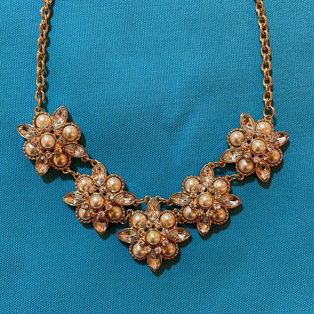 Pearl And Rhinestone Statement Necklace Gold Tone Floral Pattern